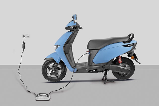 Swapping batteries in the station